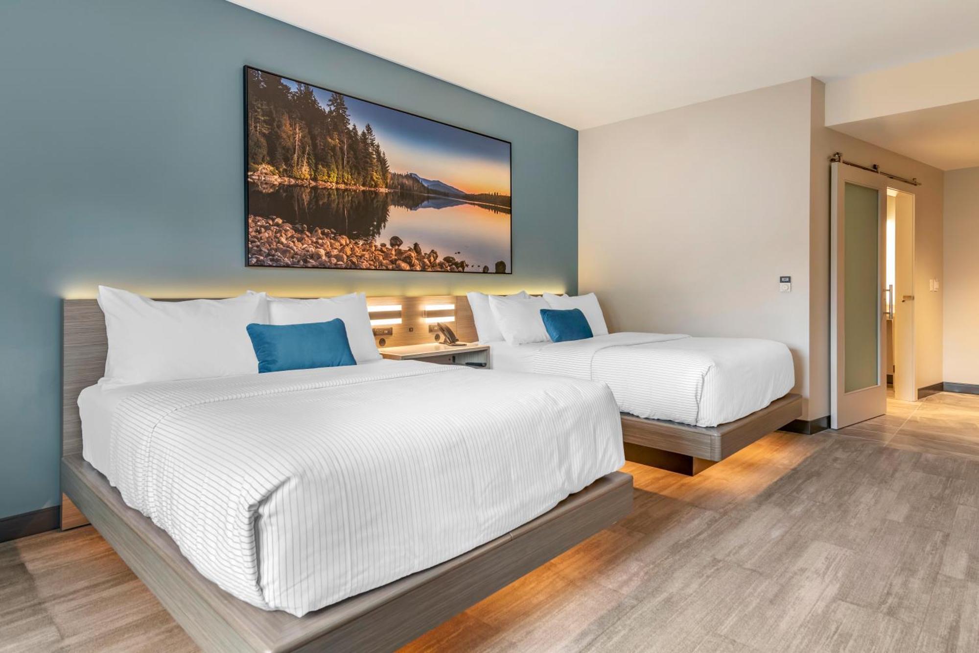 Cambria Hotel Lake Placid - Lakeside Resort Exterior photo