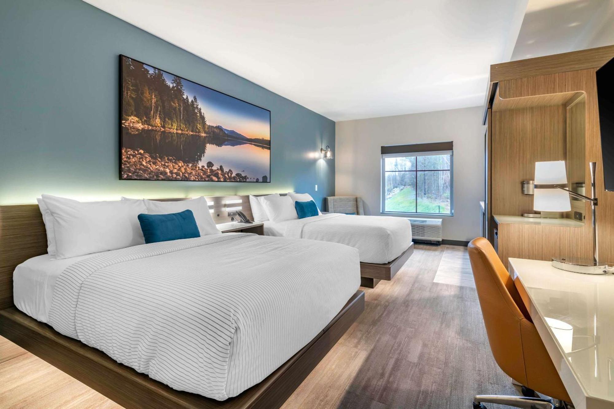Cambria Hotel Lake Placid - Lakeside Resort Exterior photo