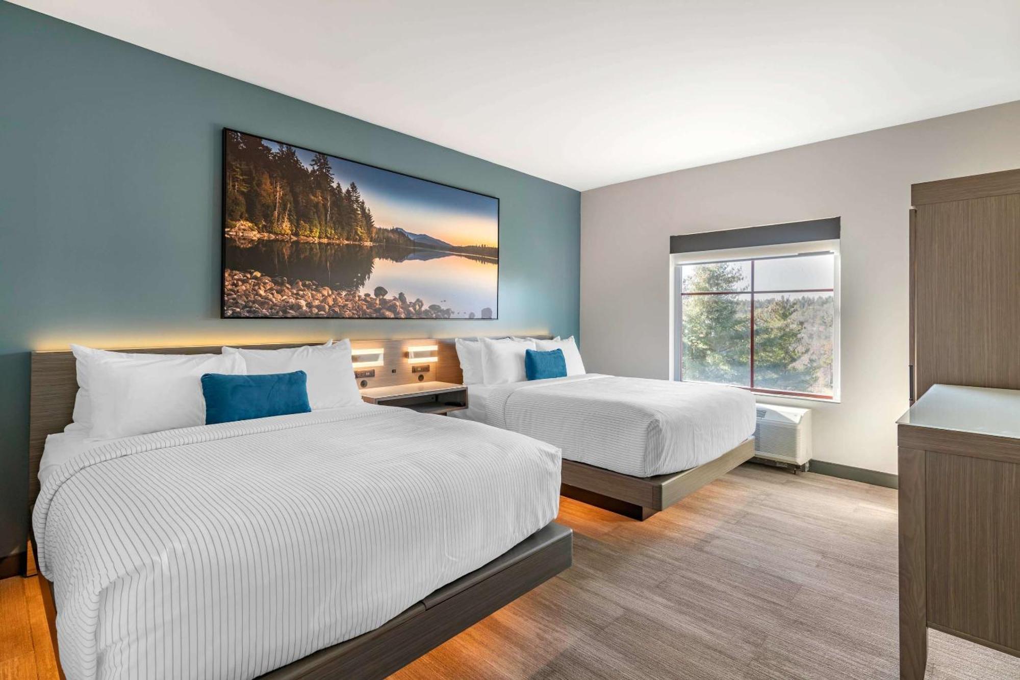 Cambria Hotel Lake Placid - Lakeside Resort Exterior photo