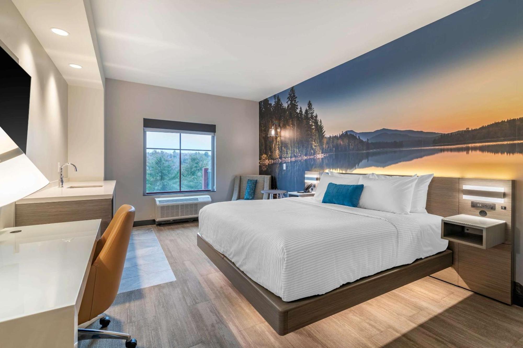 Cambria Hotel Lake Placid - Lakeside Resort Exterior photo