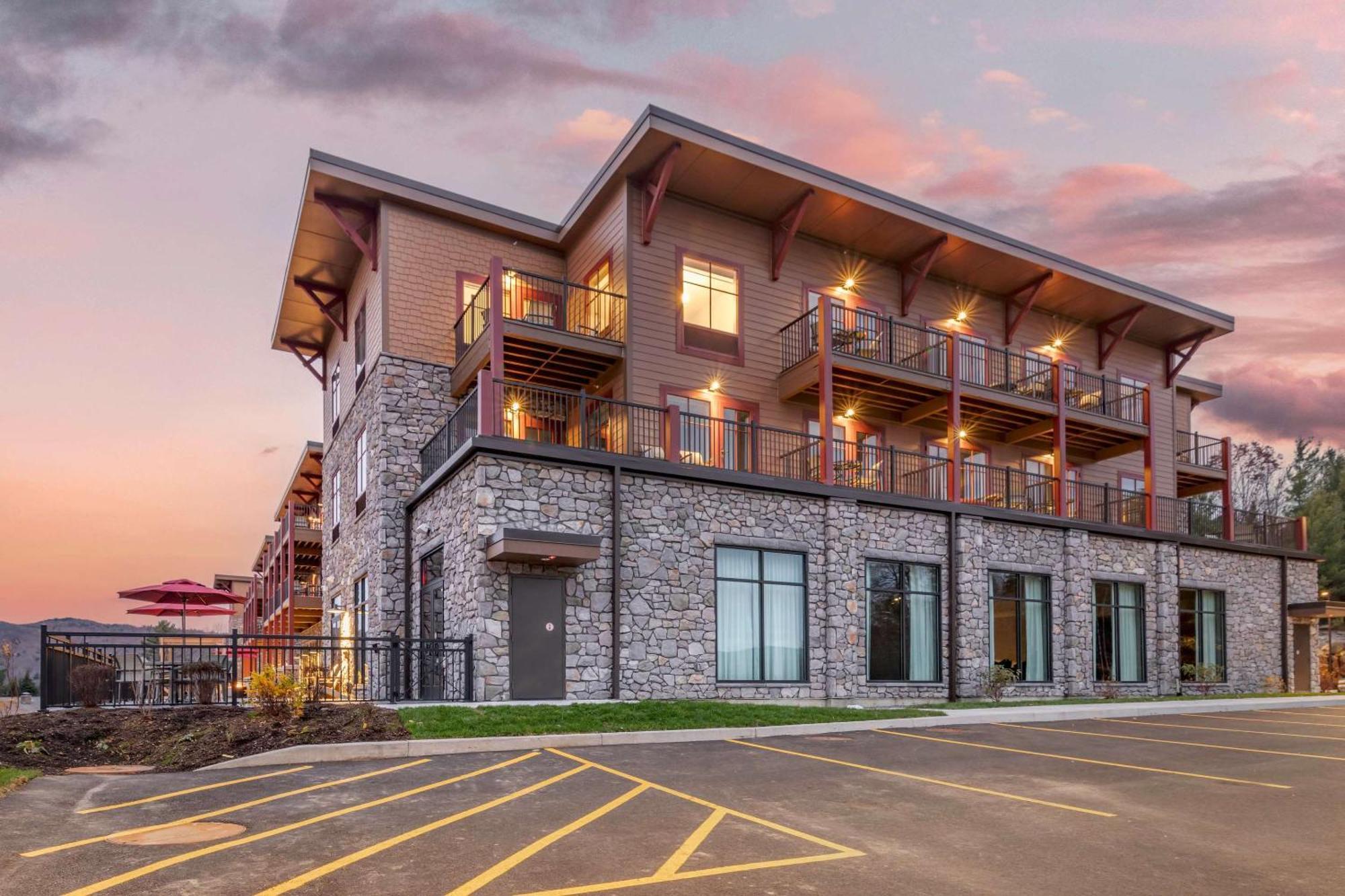 Cambria Hotel Lake Placid - Lakeside Resort Exterior photo